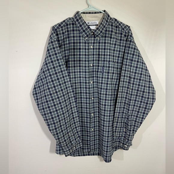 Columbia Other - Columbia sz XL shirt in a small woven plaid   Long sleeves with measurements